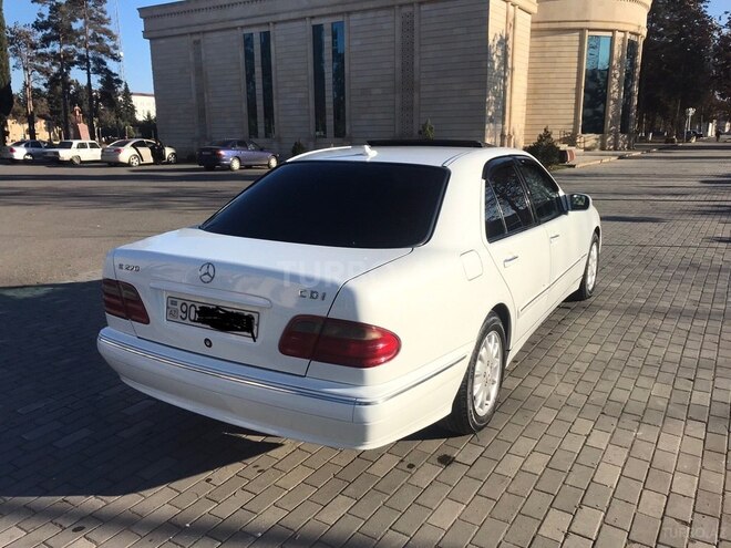 Mercedes E 270 2001, 324,000 km - 2.7 l - İmişli