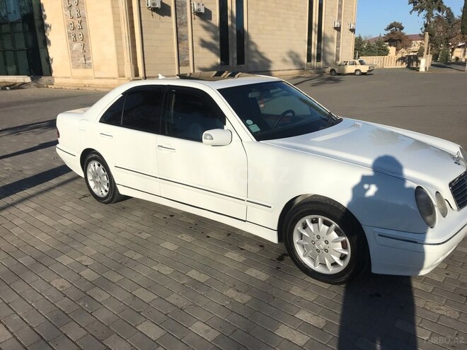 Mercedes E 270 2001, 324,000 km - 2.7 l - İmişli