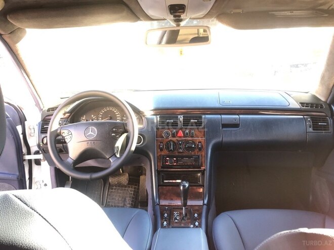 Mercedes E 270 2001, 324,000 km - 2.7 l - İmişli