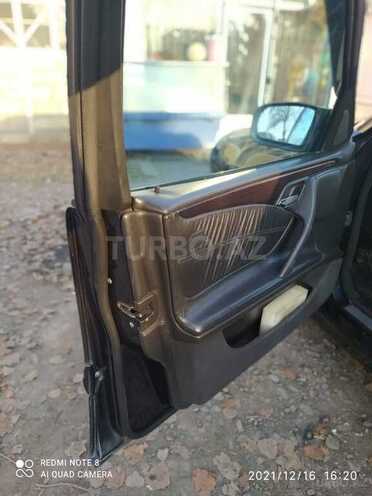 Mercedes E 240 2000, 349,000 km - 2.4 l - Qax