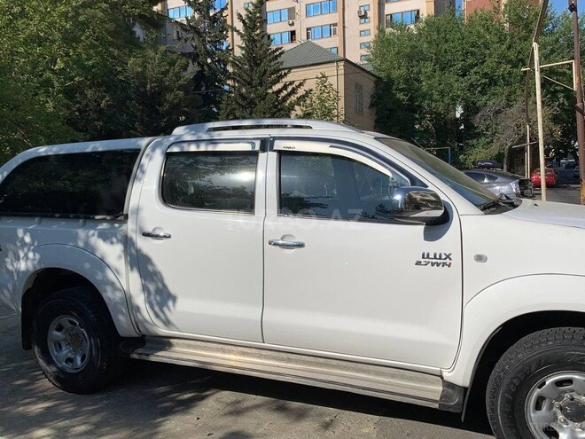 Toyota Hilux 2008, 161,000 km - 2.7 л - Bakı