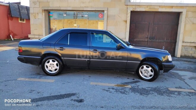 Mercedes E 200 1990, 185,387 km - 2.0 l - Bakı