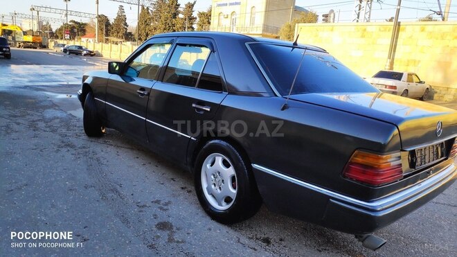 Mercedes E 200 1990, 185,387 km - 2.0 l - Bakı