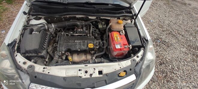 Opel Astra 2006, 257,000 km - 1.4 л - Quba