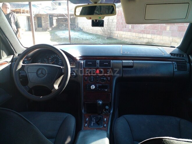 Mercedes E 230 1996, 420,000 km - 2.3 л - Gəncə