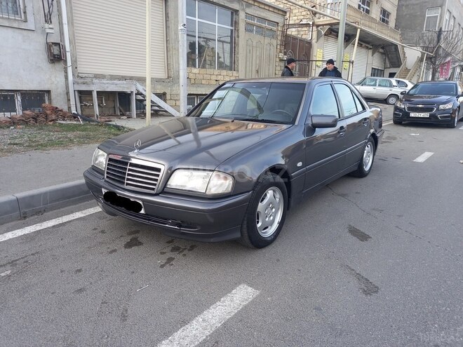 Mercedes C 220 1998, 327,000 km - 2.2 l - Bakı