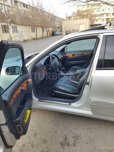 Mercedes E 240 2004, 268,000 km - 2.4 l - Bakı