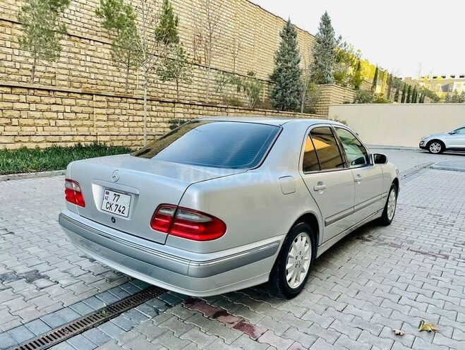 Mercedes E 240 2000, 280,000 km - 2.4 l - Bakı