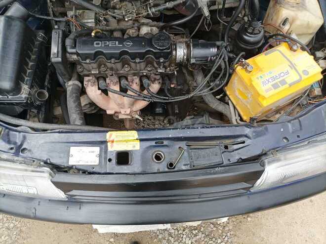 Opel Vectra 1992, 250,000 km - 1.6 l - Sumqayıt