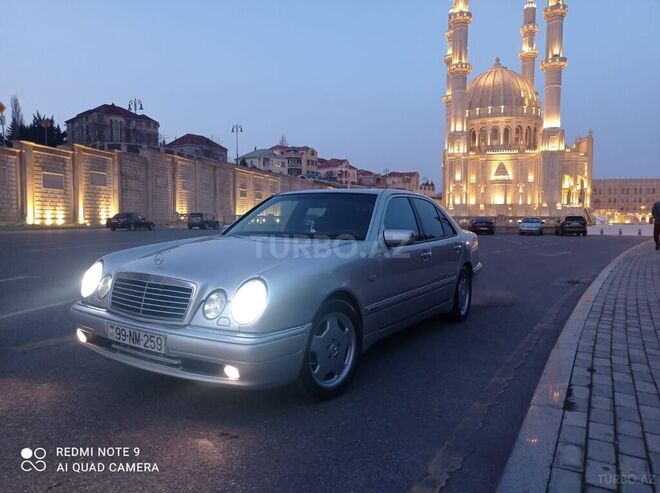 Mercedes E 320 1998, 257,000 km - 3.2 l - Bakı