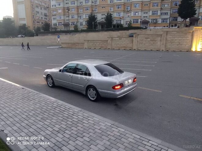 Mercedes E 320 1998, 257,000 km - 3.2 l - Bakı