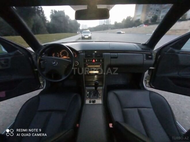 Mercedes E 320 1998, 257,000 km - 3.2 l - Bakı