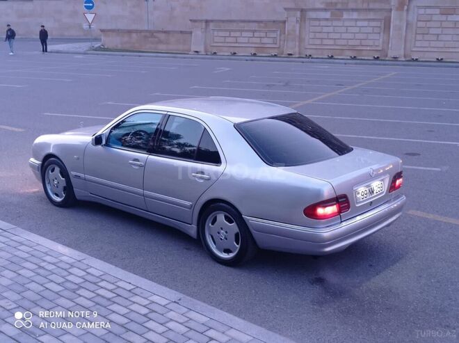 Mercedes E 320 1998, 257,000 km - 3.2 l - Bakı