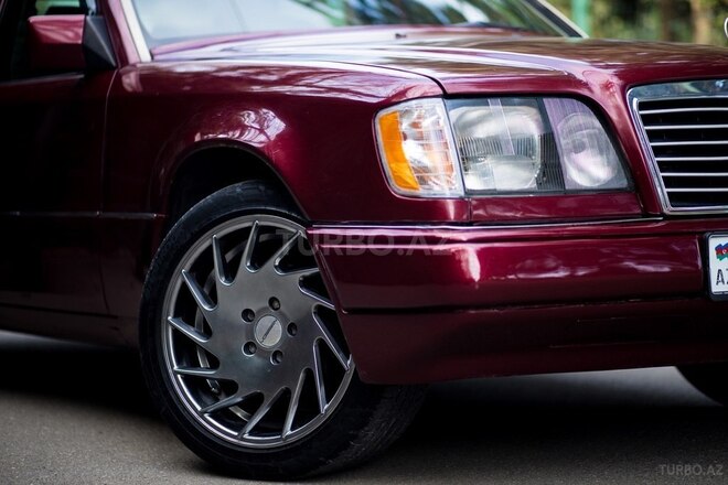 Mercedes E 220 1995, 380,142 km - 2.2 л - Bakı