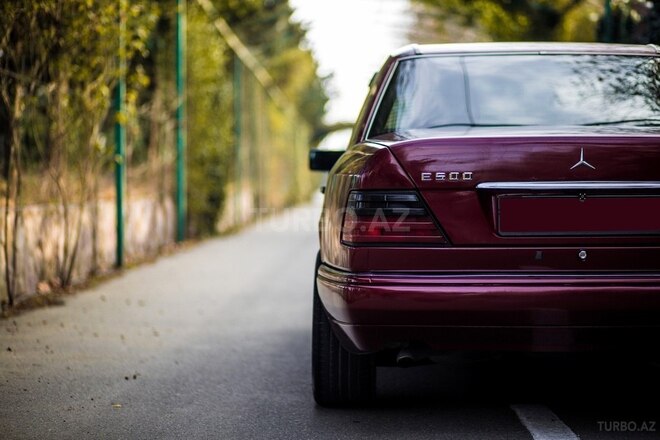 Mercedes E 220 1995, 380,142 km - 2.2 л - Bakı