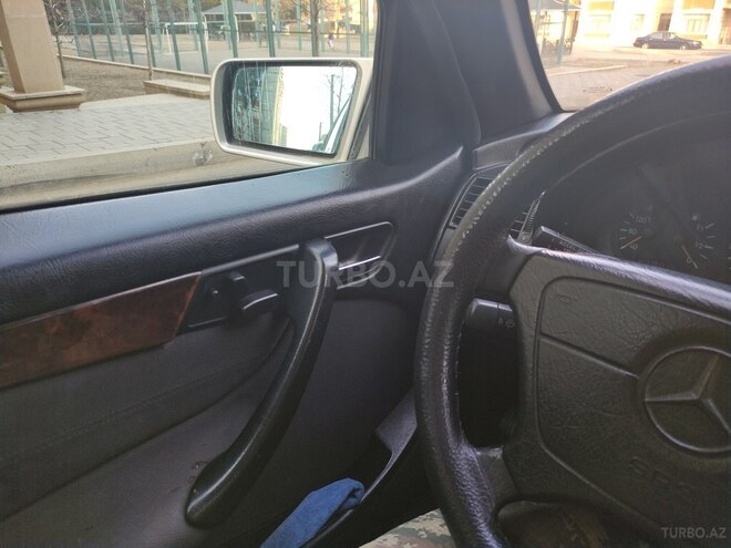 Mercedes C 240 1998, 432,000 km - 2.4 l - Naftalan