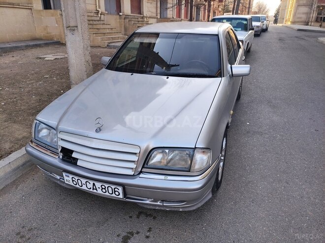 Mercedes C 240 1998, 432,000 km - 2.4 l - Naftalan
