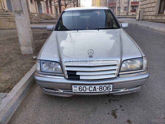 Mercedes C 240 1998, 432,000 km - 2.4 l - Naftalan