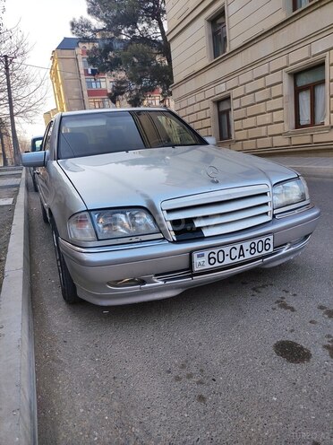 Mercedes C 240 1998, 432,000 km - 2.4 l - Naftalan