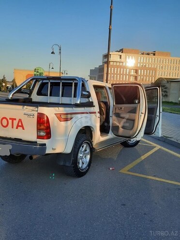 Toyota Hilux 2012, 200,000 km - 2.5 l - Bakı