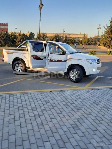 Toyota Hilux 2012, 200,000 km - 2.5 l - Bakı