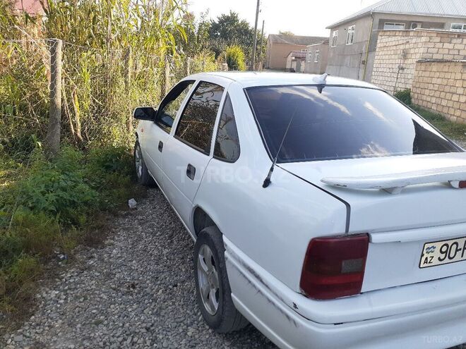 Opel Vectra 1995, 365,396 km - 2.0 l - Qusar