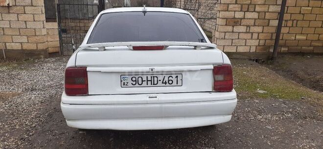 Opel Vectra 1995, 365,396 km - 2.0 l - Qusar
