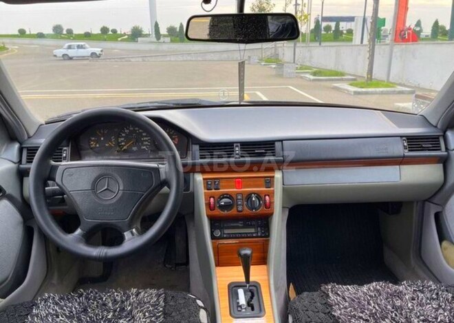 Mercedes E 220 1994, 345,000 km - 2.2 l - Şəmkir