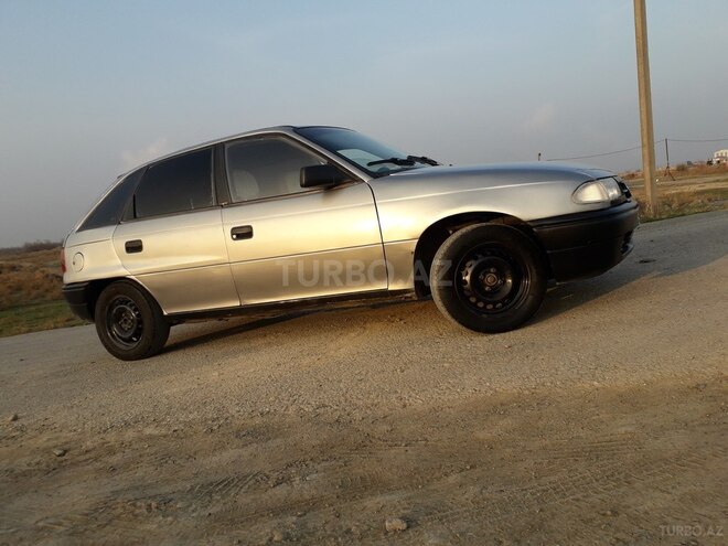 Opel Astra 1994, 412,352 km - 1.6 l - Sumqayıt