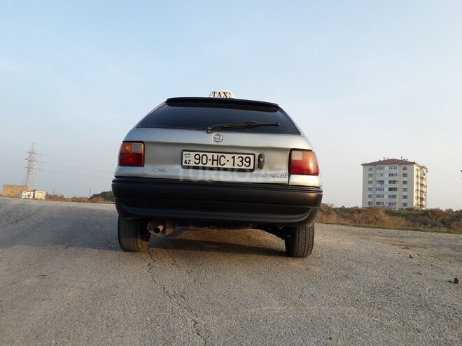 Opel Astra 1994, 412,352 km - 1.6 l - Sumqayıt