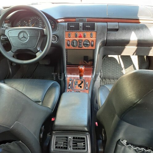 Mercedes E 240 1998, 232,281 km - 2.4 л - Bakı