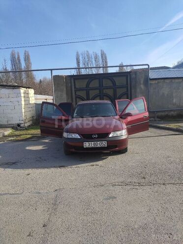 Opel Vectra 1998, 217,000 km - 1.6 l - İsmayıllı