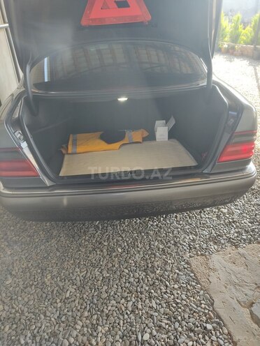 Mercedes E 200 1996, 317,000 km - 2.0 л - Bakı