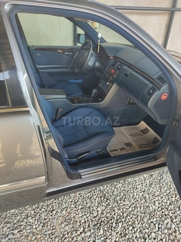 Mercedes E 200 1996, 317,000 km - 2.0 л - Bakı