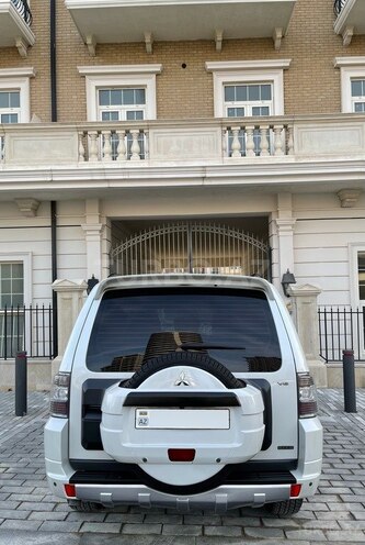 Mitsubishi Pajero 2013, 106,000 km - 3.5 l - Bakı