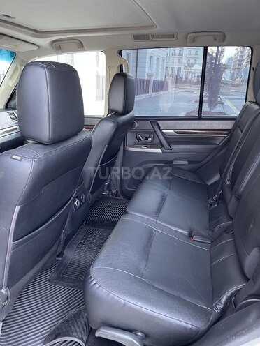 Mitsubishi Pajero 2013, 106,000 km - 3.5 l - Bakı