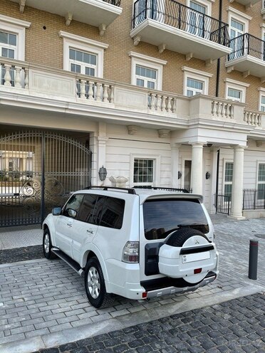 Mitsubishi Pajero 2013, 106,000 km - 3.5 l - Bakı