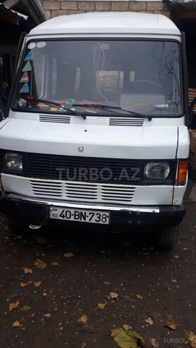 Mercedes 208 D 1993, 476,000 km - 2.3 л - Quba