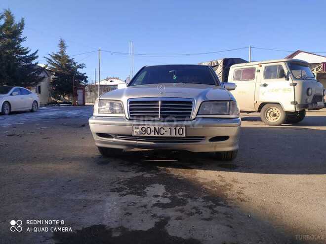 Mercedes C 220 1997, 310,000 km - 2.2 l - Quba