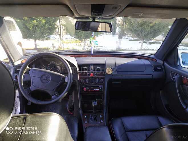 Mercedes C 220 1997, 310,000 km - 2.2 l - Quba