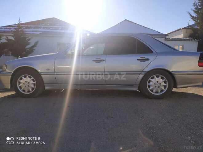 Mercedes C 220 1997, 310,000 km - 2.2 l - Quba