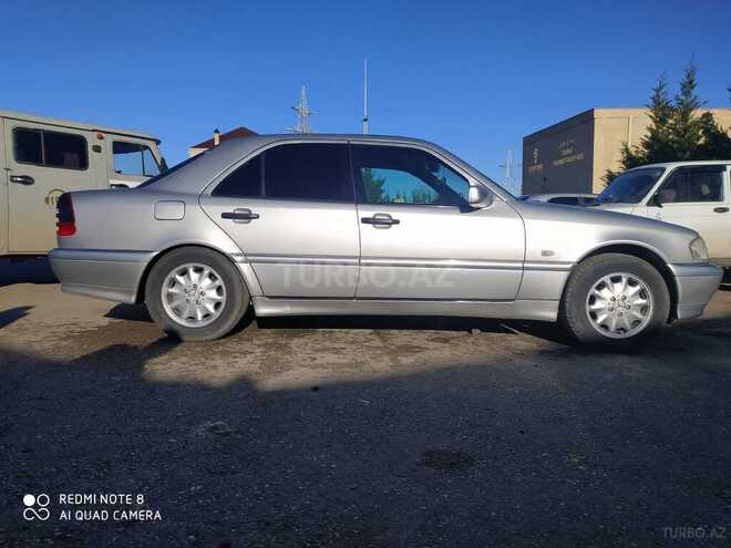 Mercedes C 220 1997, 310,000 km - 2.2 l - Quba