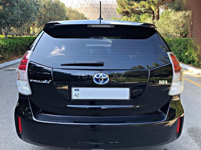 Toyota Prius V 2017, 110,000 km - 1.8 l - Bakı