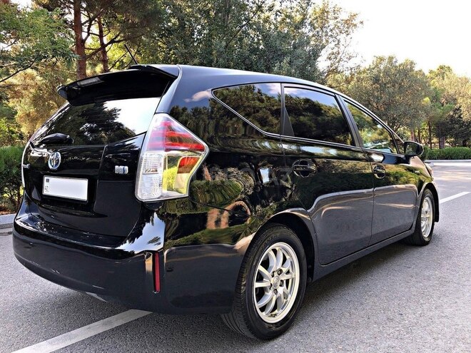 Toyota Prius V 2017, 110,000 km - 1.8 l - Bakı