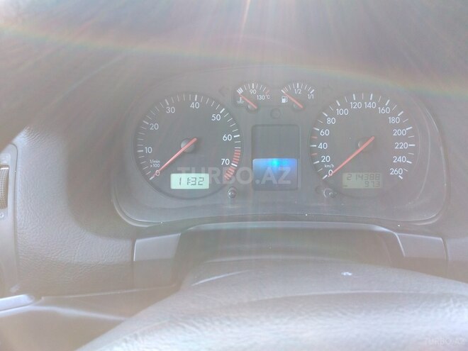 Volkswagen Golf 2001, 215,000 km - 1.6 l - Gəncə