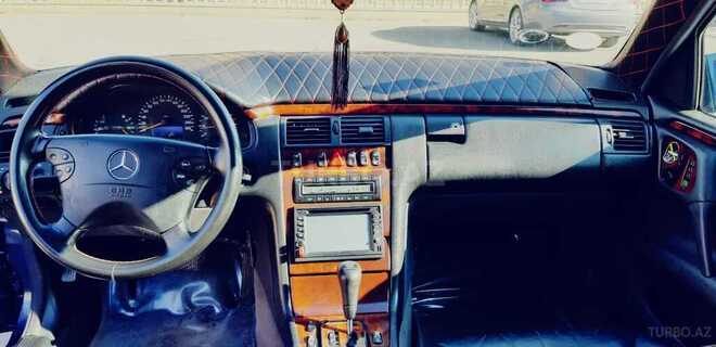 Mercedes E 240 1999, 380,000 km - 2.4 l - Saatlı