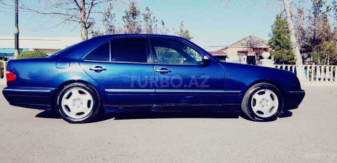 Mercedes E 240 1999, 380,000 km - 2.4 l - Saatlı