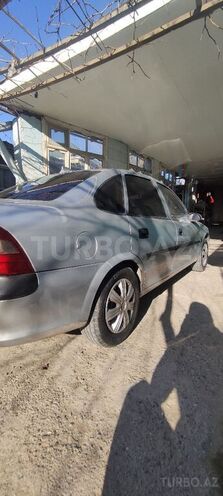 Opel Vectra 1997, 196,000 km - 1.6 l - Bakı