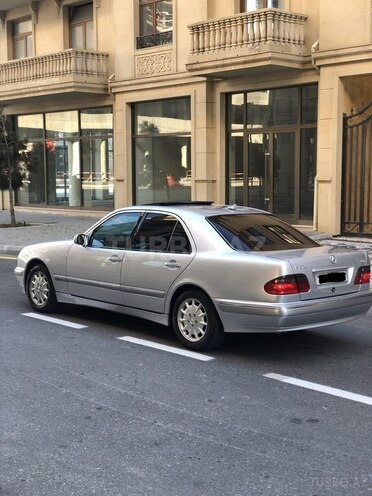 Mercedes E 270 2000, 326,000 km - 2.7 l - Bakı
