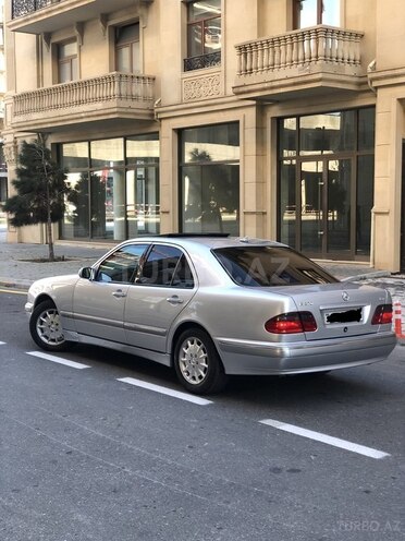 Mercedes E 270 2000, 326,000 km - 2.7 l - Bakı